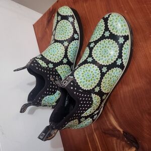 BOGG BAG Black and Green Patterned Clogs